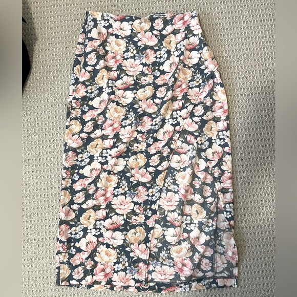 Abercrombie & Fitch Dresses & Skirts - BNWT Abercrombie Floral Skirt
